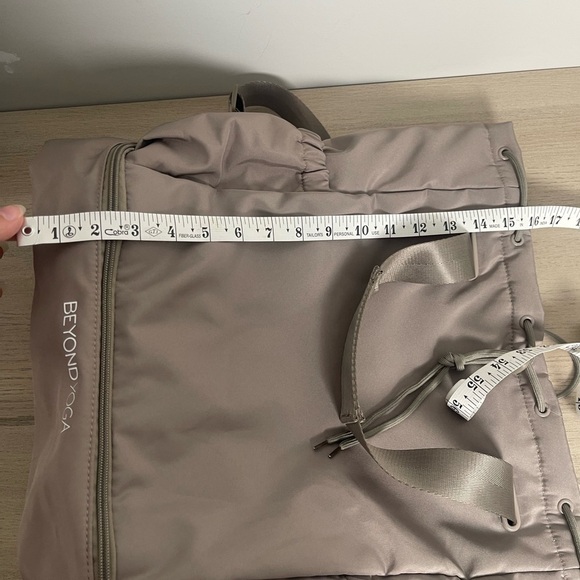 Beyond Yoga | Taupe Convertible Bag Backpack Athleisure Yoga Gym Practical - Picture 12 of 13